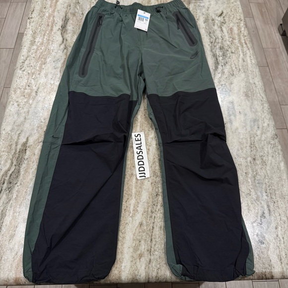 Nike Tech Woven Oversized Pant Dark Green Black Men’s Medium HM7158-338 $135